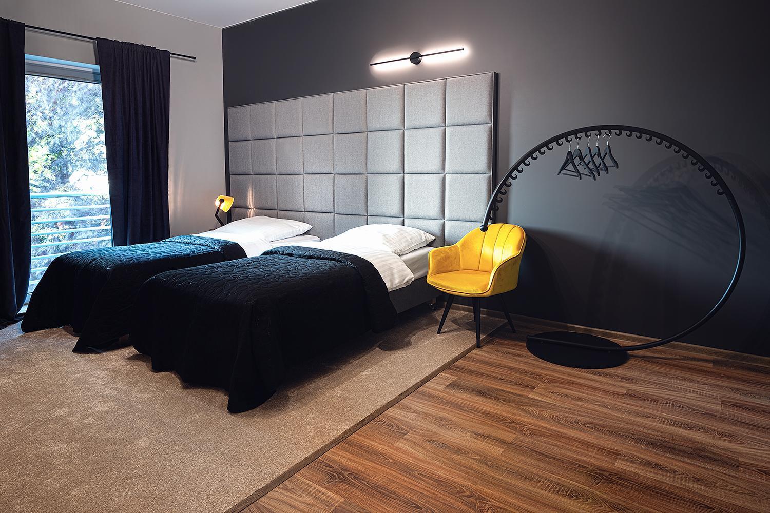 Hotel Absolwent Gostyń Buitenkant foto